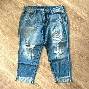 Fashion Nova Toni Boyfriend ripped jeans - NWT never worn